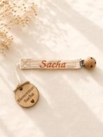 Attache tétine brodée prénom, accessoire bébé personnalisé, clip bois naturel, cadeau naissance baptême baby shower, coton 20 coloris