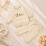 Ensemble pull et pantalon bébé brodé prénom, cadeau naissance baptême, tenue coton doux personnalisée – Image 9